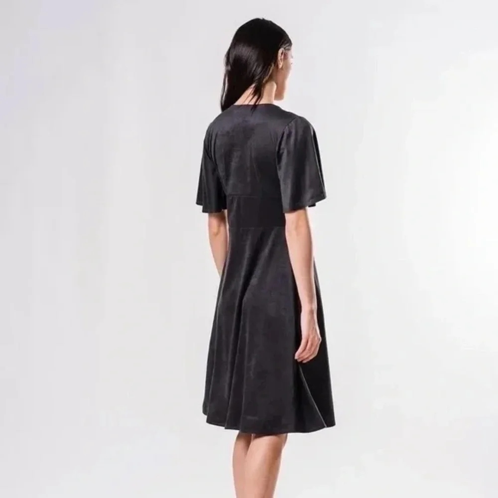 Southcott Threads | Madison Little Black Dress Small
